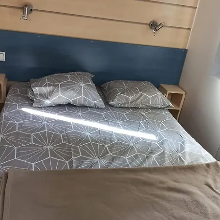 Kompleks wypoczynkowy Mobil-house Parc Des Roches Saint-Chéron